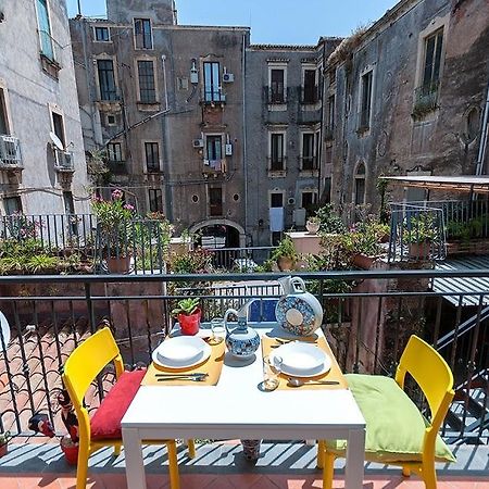 Vulcano Apartment Catania Bagian luar foto