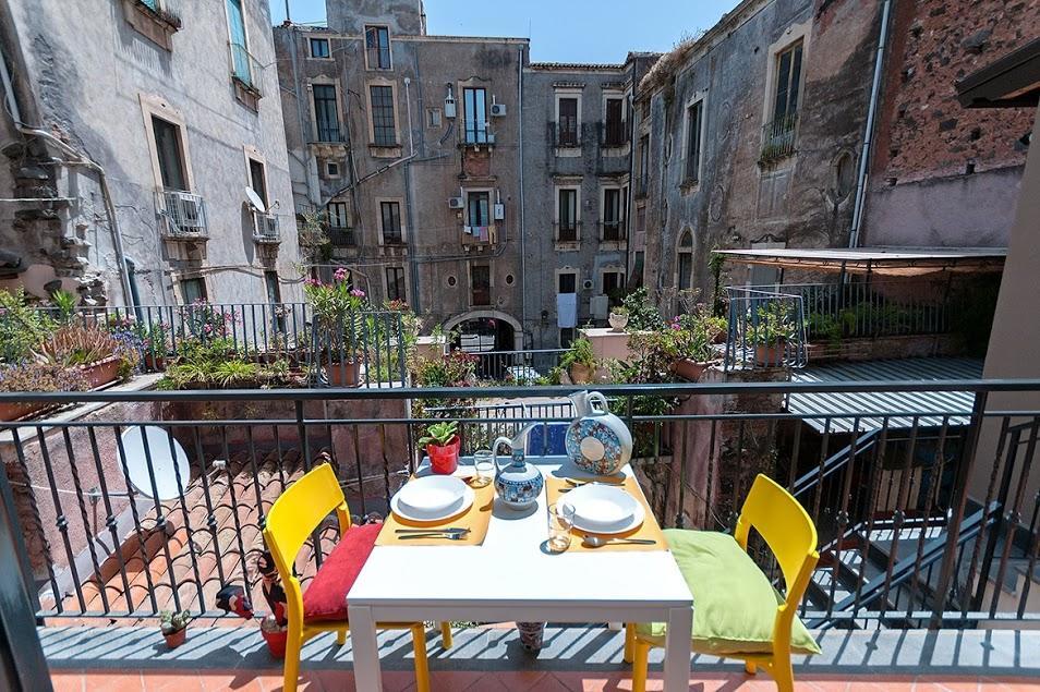 Vulcano Apartment Catania Bagian luar foto