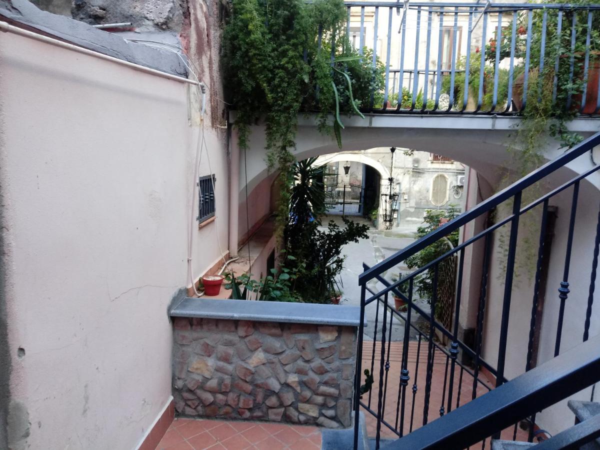 Vulcano Apartment Catania Bagian luar foto